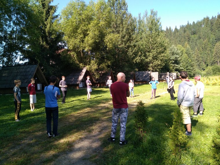 Kommunikációban, konfliktuskezelésben, társadalmi beilleszkedésben fejlődnek a fiatalok