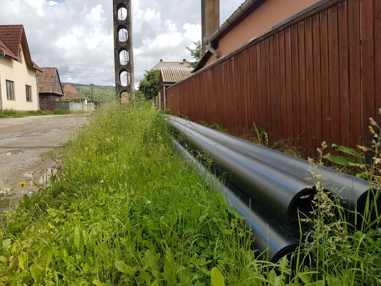 Az esőzések miatt késnek a víz- és szennyvízhálózat korszerűsítési munkálatai