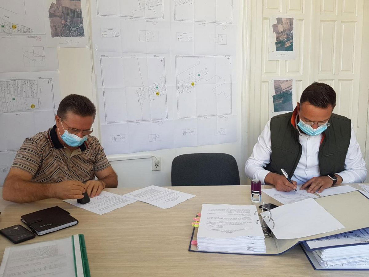 Aláírták a szerződést, folytatódhat a munka &bullet;  Fotó: Gyergyószentmiklós Önkormányzata