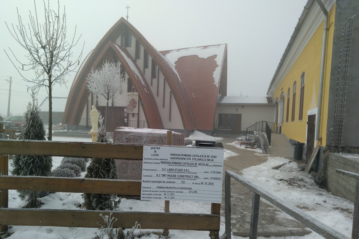 Bővítik az óvodát a gyergyószentmiklósi Munkás Szent József-plébánián •  Fotó: Barabás Orsolya