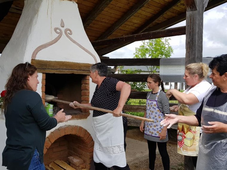 Vissza a gyökerekhez, példa a nagyanyáinktól