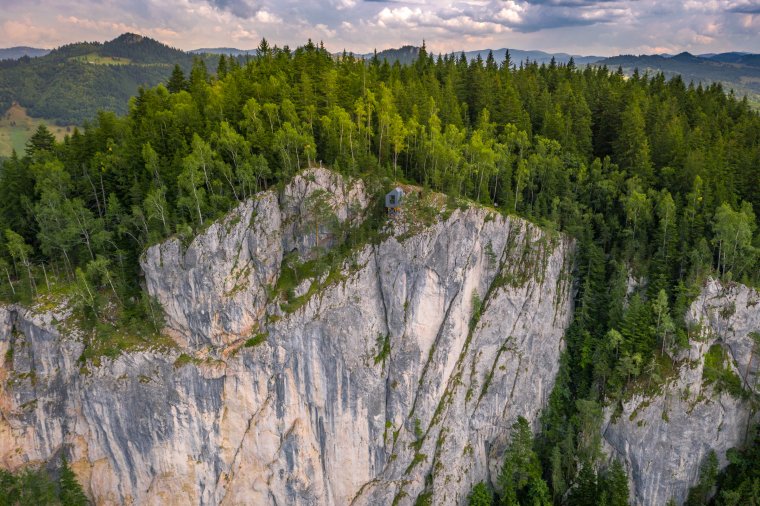Súlyosan megsérült egy turista, akire rázuhant egy leszakadó sziklatömb a Békás-szorosban