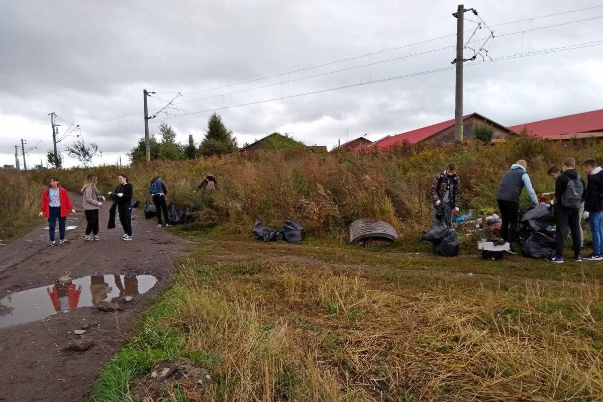 Közel kétezer bejelentkezett önkéntes vett részt a takarításban Hargita megyében &bullet;  Fotó: Gyergyószentmiklós önkormányzata