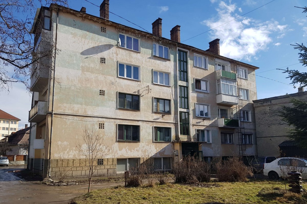 Több gyergyószentmiklósi tömbház hőszigetelése van napirenden • Fotó: Gergely Imre