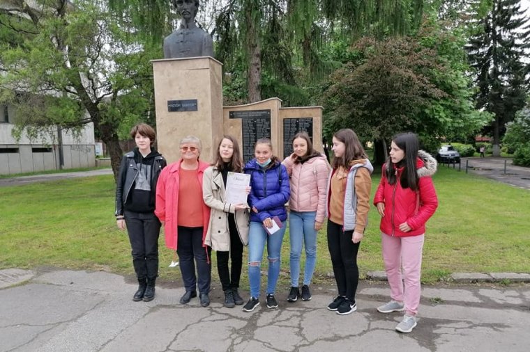 Gyerekek tervezték meg a virágágyásokat