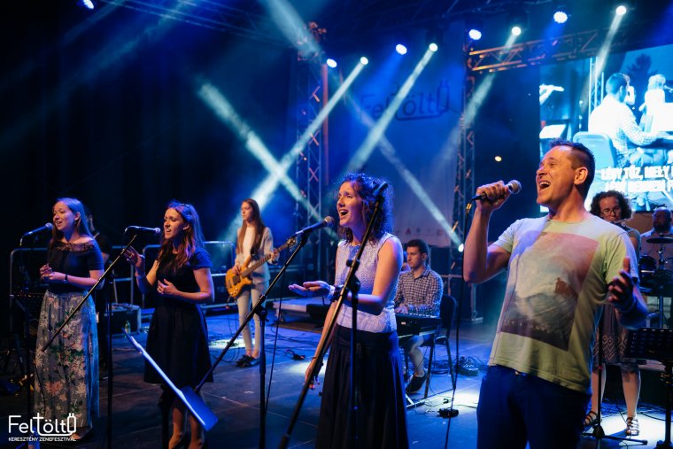 Gyergyószentmiklósi tereken dicsérték Istent