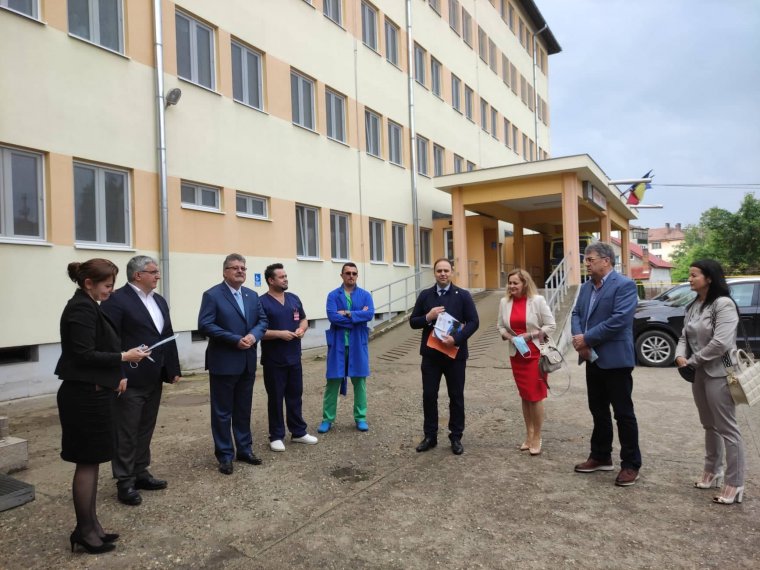 Tizenötezer eurós mobil lélegeztetőgépet kapott a gyergyószentmiklósi kórház