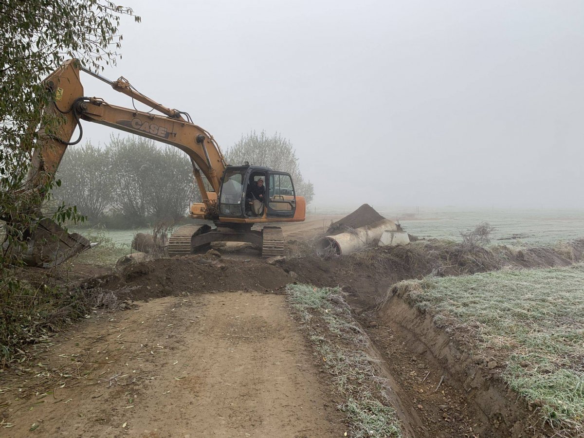 A mezei utakat is prioritásként kezelik Gyergyóalfaluban •  Fotó: Gyergyóalfalu önkormányzata