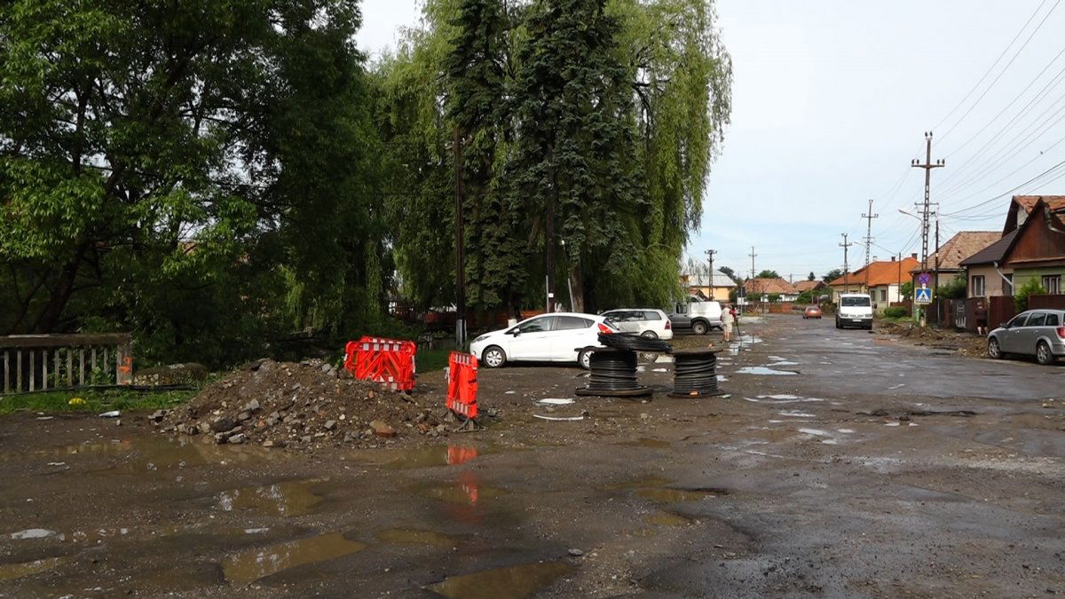 ... a Békény utcában pedig még van munka bőven &bullet;  Fotó: Suciu Cristian