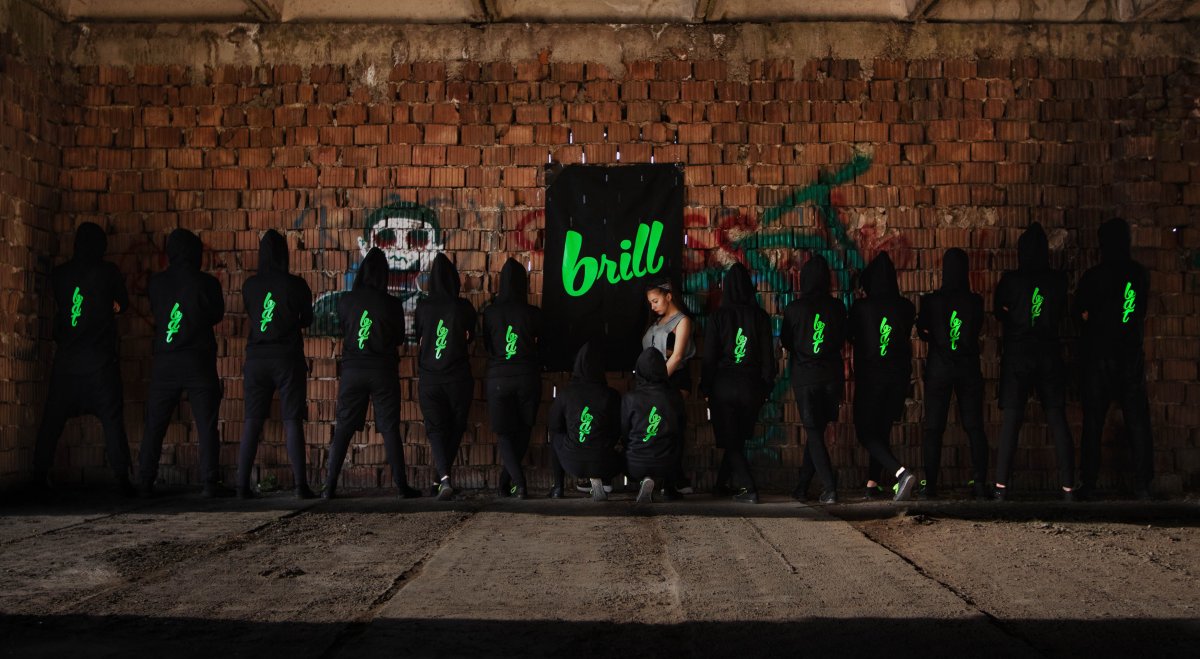 •  Fotó: Brill Dance