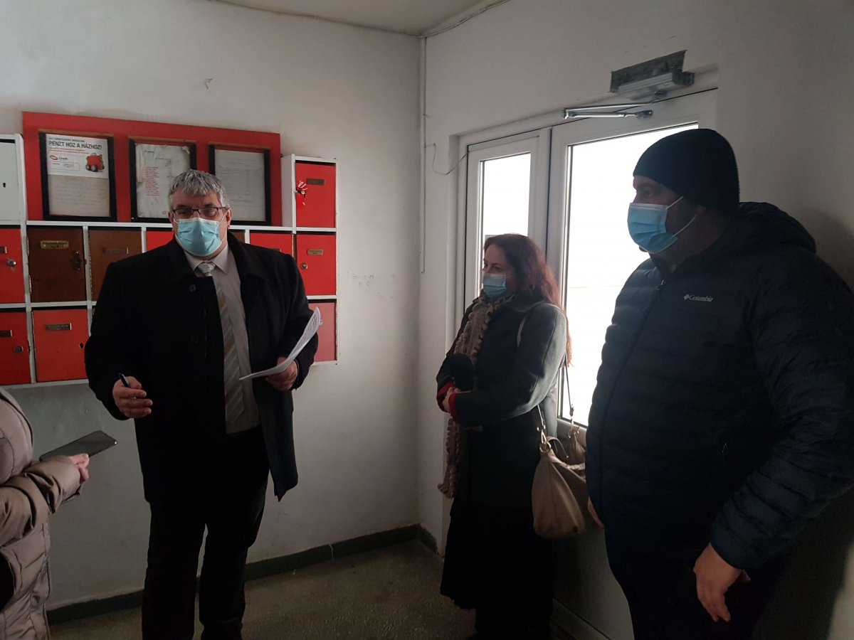 Sokakat érintő probléma. Büdös témát feszegetett Csergő András Tibor, Gyergyószentmiklós polgármestere •  Fotó: Gergely Imre