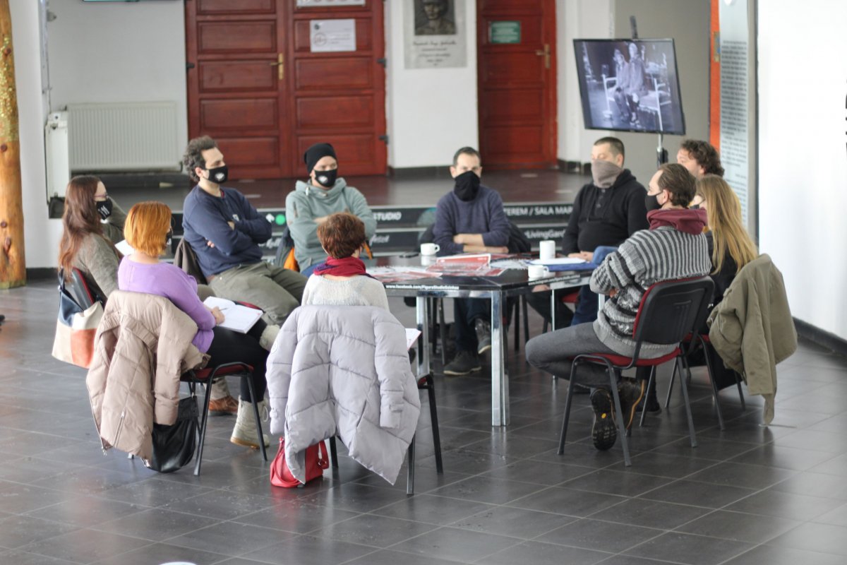 •  Fotó: Kozma Péter, Figura Stúdió Színház