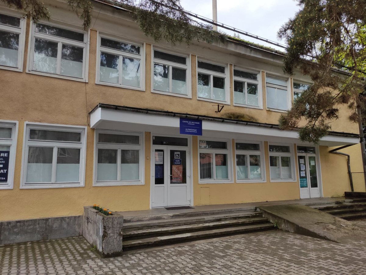 A gyergyószentmiklósi oltóközpontban két vakcina közül lehet választani •  Fotó: Barabás Orsolya