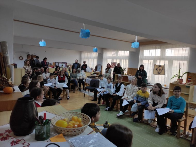 Hagyományőrző napot tartottak a kisiskolások