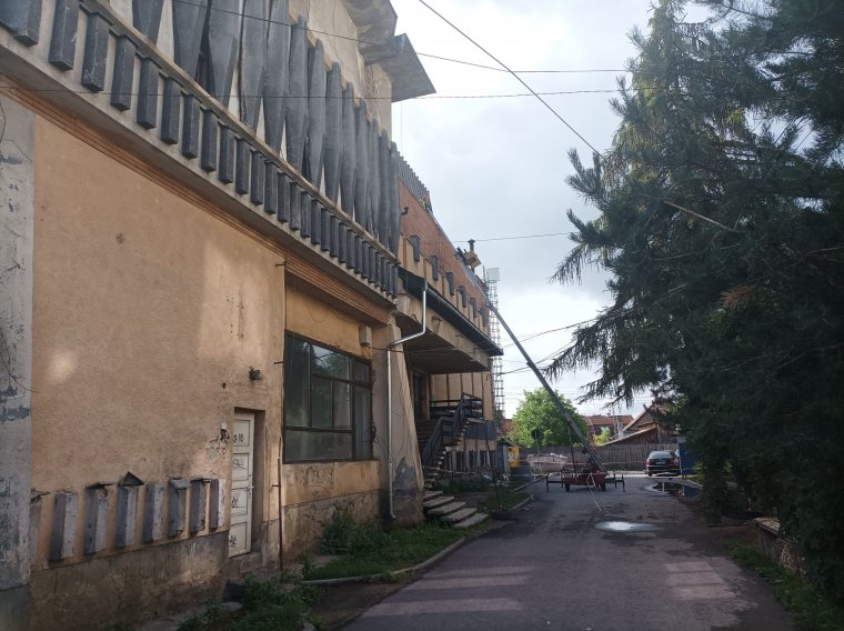 Nekikezdtek a gyergyószentmiklósi kultúrház felújításának
