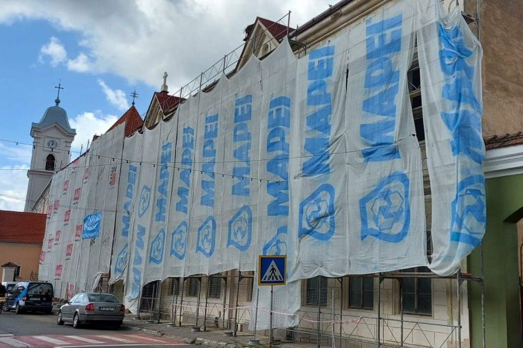 Látványos munkálatok több gyergyószéki iskolában