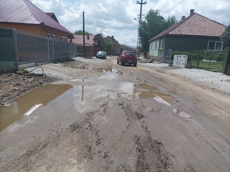Kivitelező: nem mond igazat a polgármester, a városháza miatt nem halad a munka