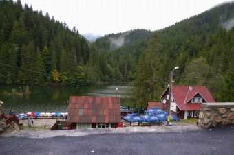Bezáratták a gyilkostói villát, ahonnan gyerekeket szállítottak kórházba ételmérgezés-gyanúval