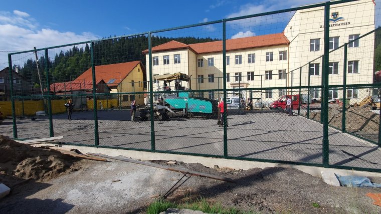 Sürget a határidő, ezért kellett kölcsönhöz folyamodnia Borszéknek
