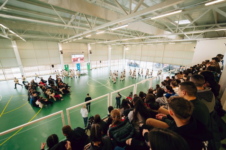 Átadták a gyergyóalfalvi sportcsarnokot