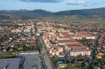 Októberben várhatóan leaszfaltozzák a Testvériség sugárút alsó szakaszát