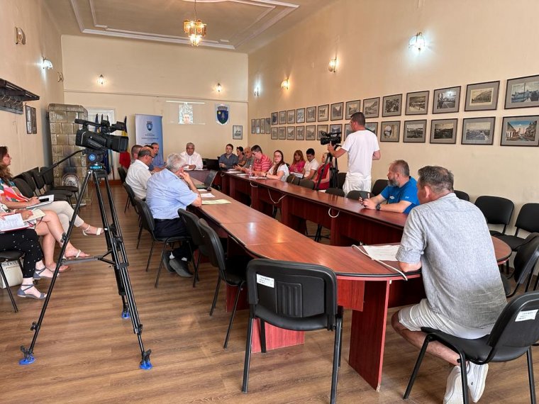 Ismét döntések nélkül zárult a gyergyószentmiklósi tanácsülés