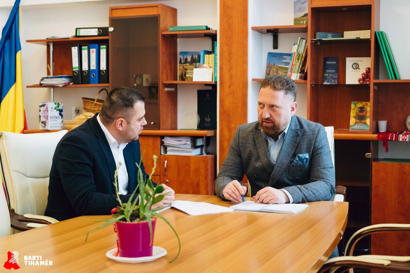 Barti Tihamér és Barabás Antal. Több lehetőséget biztosítanának a közbirtokosságoknak, pityókafeldolgozóknak •  Fotó: Keresztes Zoltán
