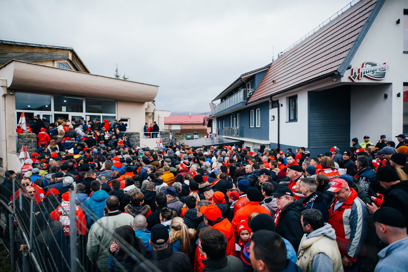Az Erste Liga-döntő is megmutatta, szükség van Gyergyószentmiklóson egy nagyobb, modern jégcsarnokra •  Fotó: Szász Adorján, GYHK