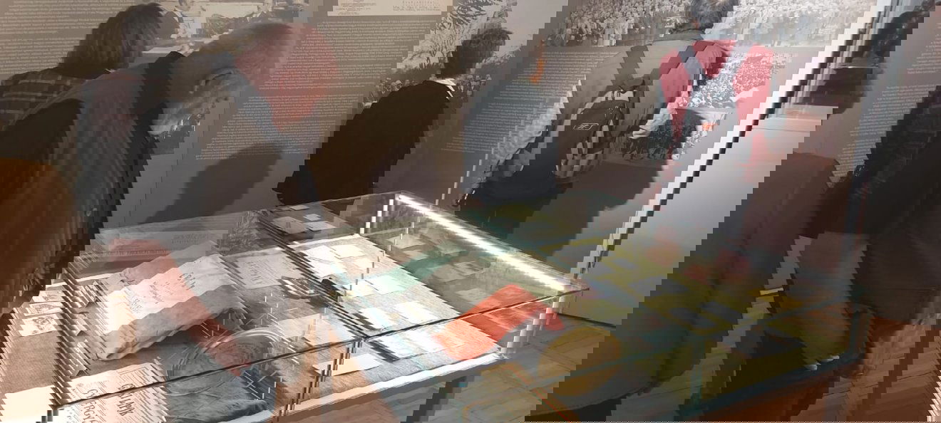 A Vákár család hagyatékán alapuló kiállításra sokan kíváncsiak, de nem kell ahhoz nagynevű családhoz tartozni, hogy tárgyaink érdekesek legyenek az utókor számára •  Fotó: Gergely Imre