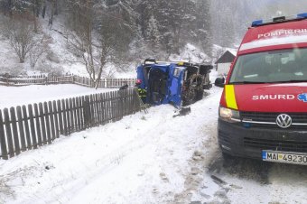 Cukrot szállító teherautó borult fel