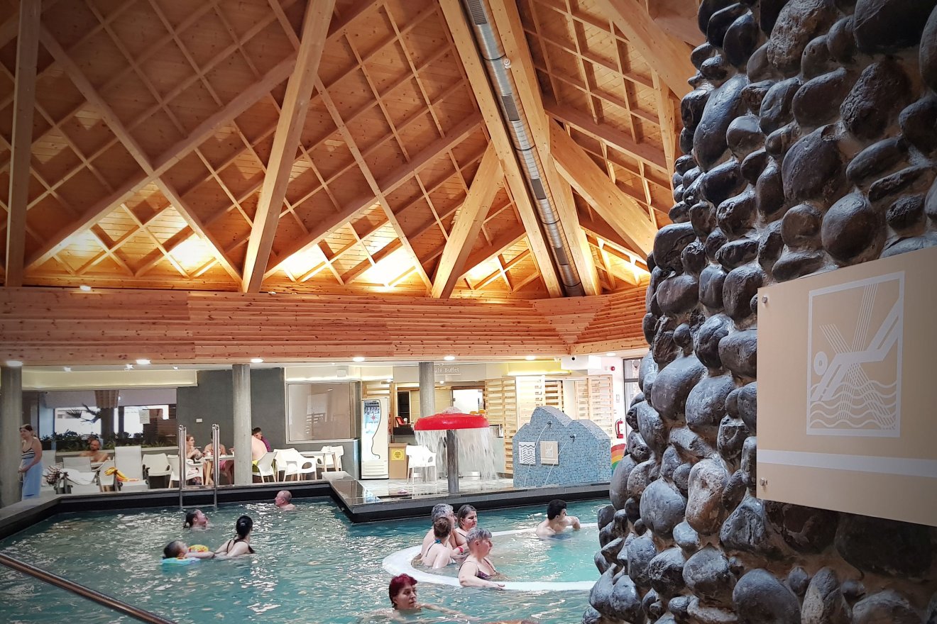 Üdülési csekkek 2026-ban: nem kell bizonyítani az önrészt, de szűkítették a kedvezményezettek körét