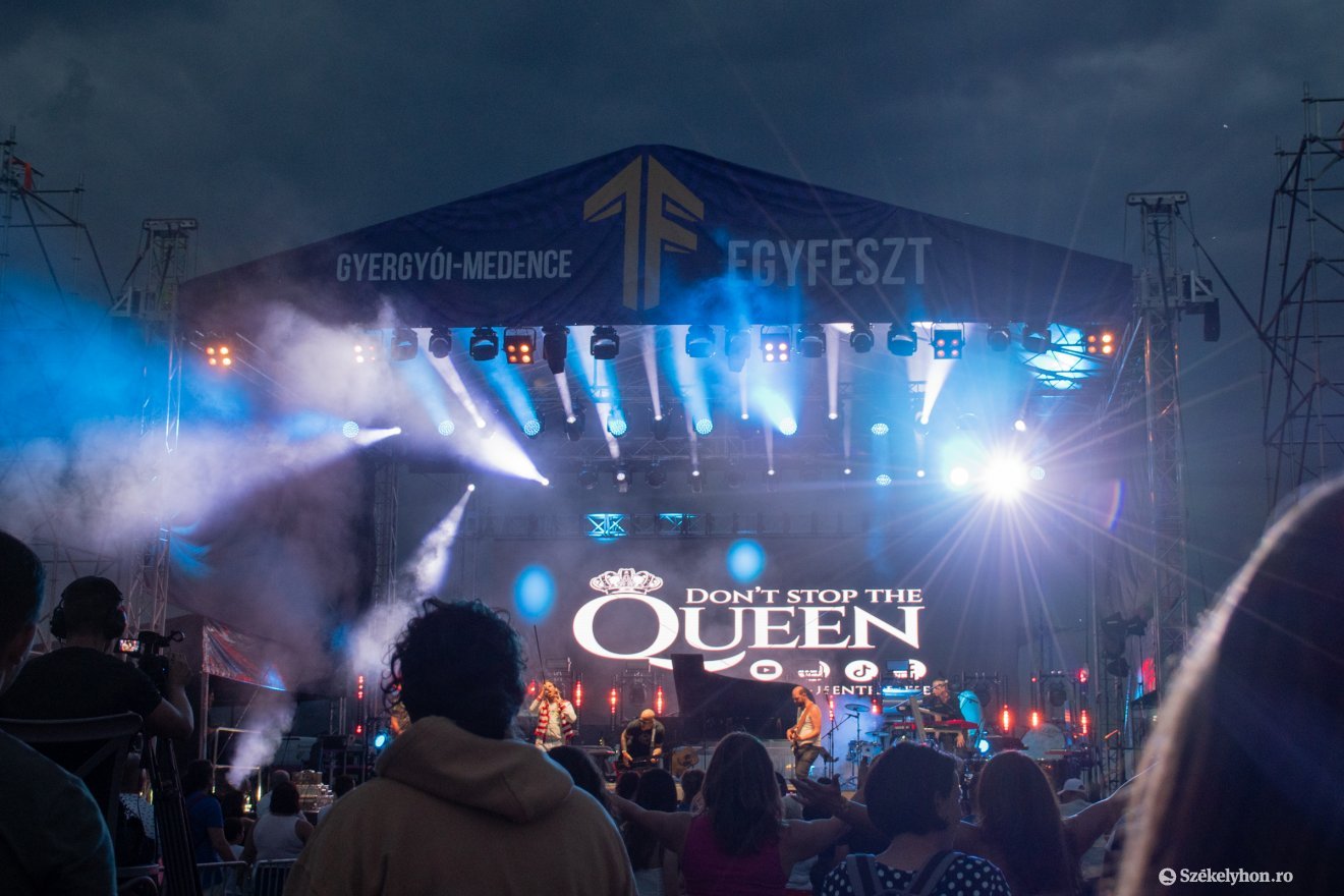 A rock és az összművészet örök. Hatalmas tömeget mozgatott meg a gyergyószentmiklósi Egyfeszt •  Fotó: László Ildikó