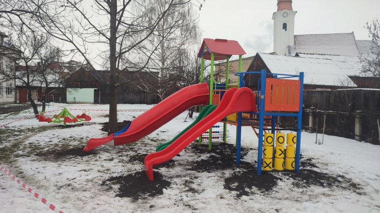 A tervezettnél sokkal többe került, de így is megépült a játszótér