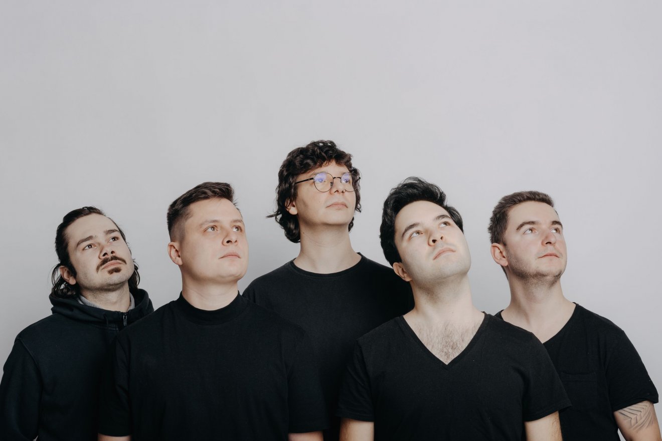 „Motivációnk töretlen, célkeresztünkben a legnagyobb színpadok állnak” – nyilatkozták a NÉKED tagjai •  Fotó: NÉKED együttes