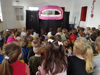 Kinőtték a személyautójukat, ezért egy kisbuszra gyűjtenek