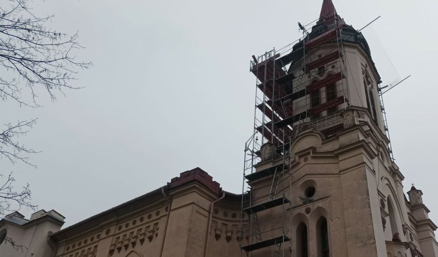Kormányzati támogatással folytatódhat a gyergyócsomafalvi templom felújítása