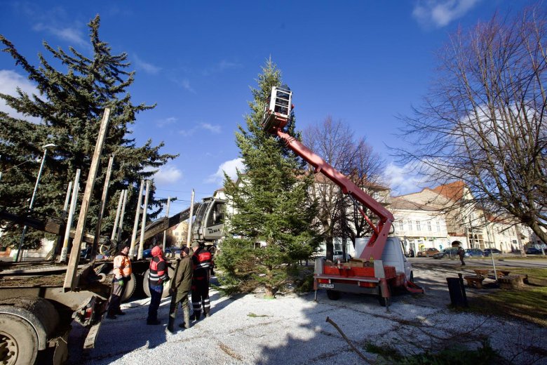 Ünnepre készül Gyergyószentmiklós: városnapok és adventicsoda-várás