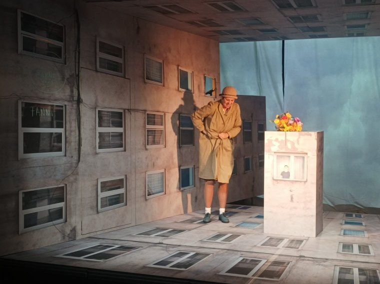 Améli sóhaja: egy nő élete a kommunizmus és a jelenlegi „új világ” árnyékában