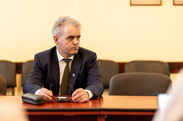 A Monturisttal kapcsolatos ügy miatt lemondott egy gyergyószentmiklósi tanácsos