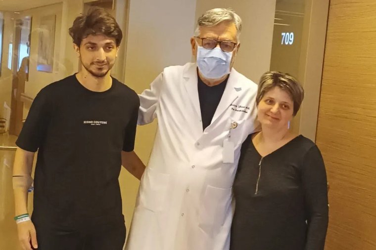Életmentő műtéthez fognak össze