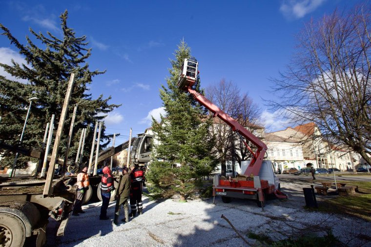 Ünnepre készül Gyergyószentmiklós: városnapok és adventicsoda-várás