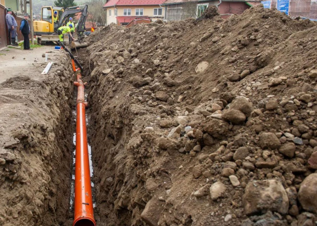 Van ahol a gázhálózat, a csatornázás és a közösségi épületek felújítása is csúszik, vagy forráshiány miatt lelassul •  Fotó: Beliczay László