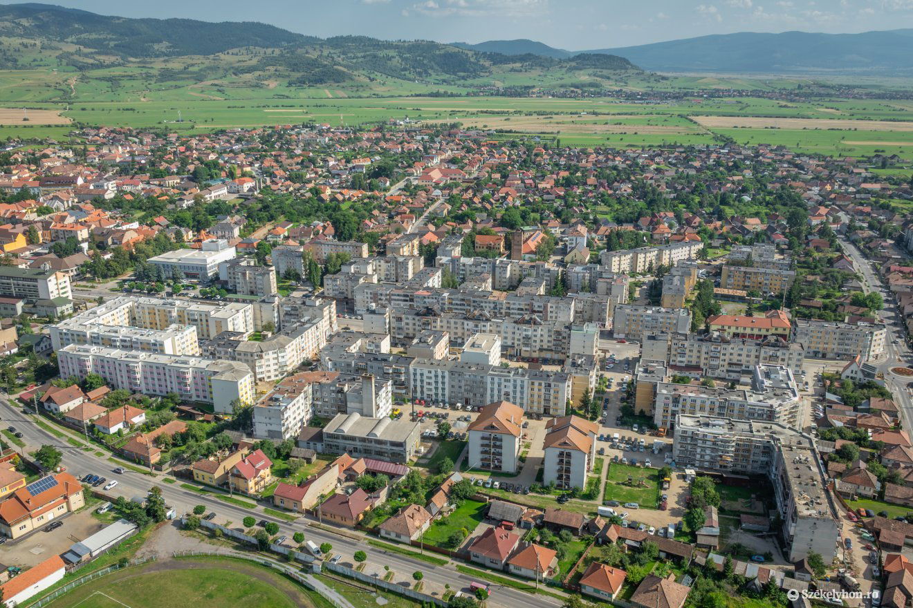 A Virág lakónegyed két részből tevődik össze, ezek közül a déli rész újul meg a szóban forgó projekt révén •  Fotó: Pinti Attila