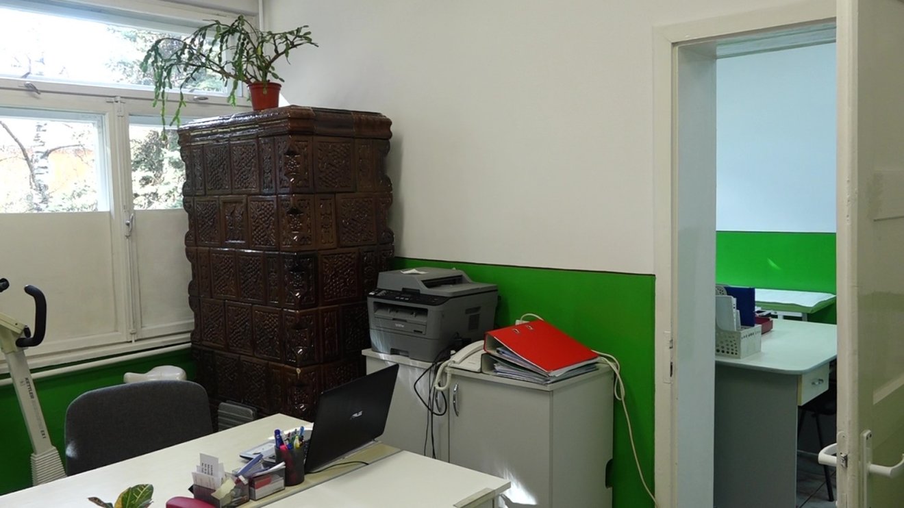 A gyergyószentmiklósi iskolaorvosi rendelő a 0366 401 283-as telefonszámon érhető el •  Fotó: Gergely Imre