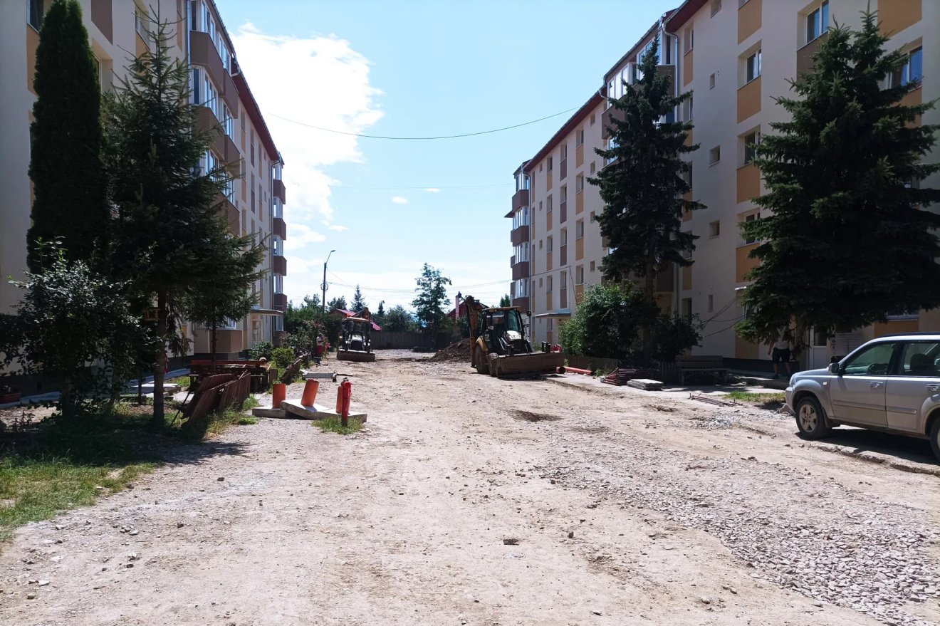 A Bucsin negyed alsó harmadában dolgozik a kivitelező •  Fotó: Gergely Imre