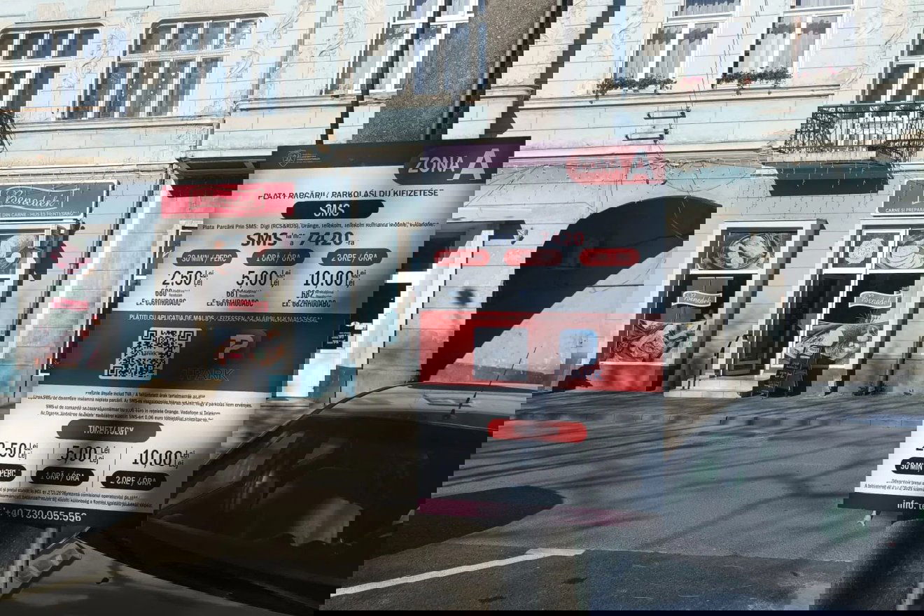 Hétfőtől már kötelező lesz a parkolódíjak megfizetése Gyergyószentmiklóson • Fotó: Gergely Imre