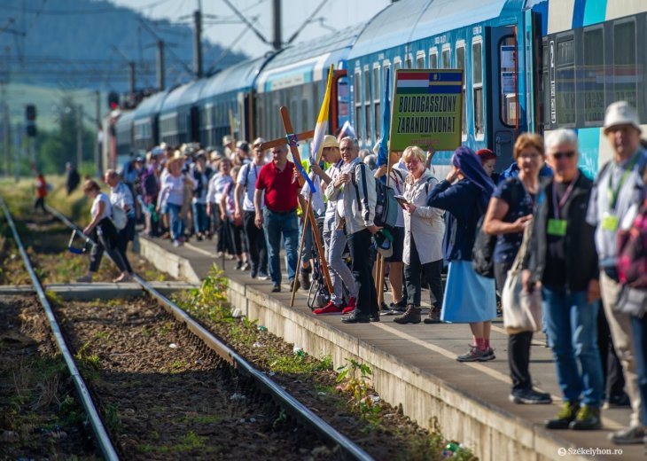 Ünnepélyesen várják a Boldogasszony Zarándokvonatot Gyergyószentmiklóson