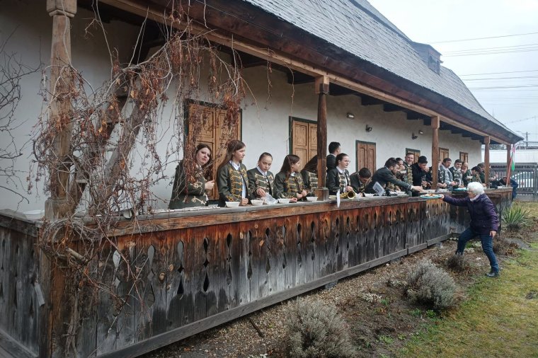 Ettek, ittak, ahogy régen a katonák