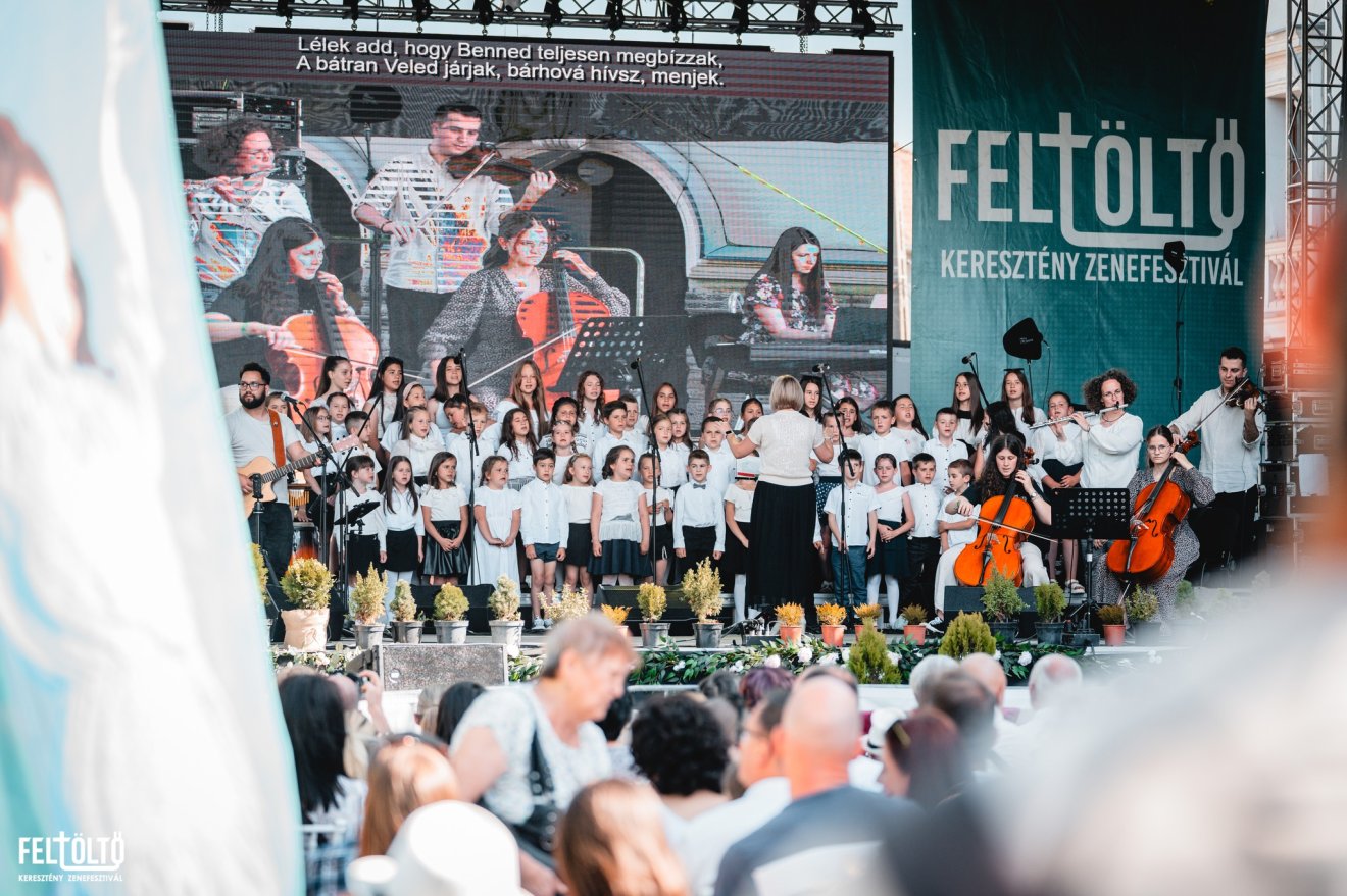 •  Fotó: FeltöltŐ Keresztény Zenefesztivál