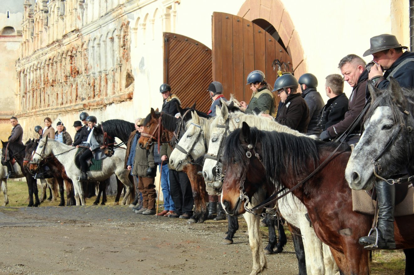 •  Fotó: Földváry Károly Hagyományőrző Huszáregyesület